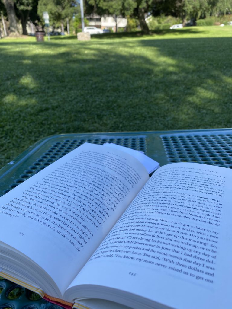 自分を好きになる方法は、筋トレと読書