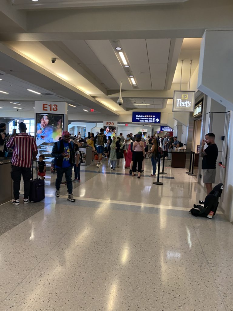 【Traveling in USA】How to get to LAX International Airport with low cost? It’s called “FlyAway” bus 【Traveling in USA】How to get to LAX International Airport with low cost? It’s called “FlyAway” bus