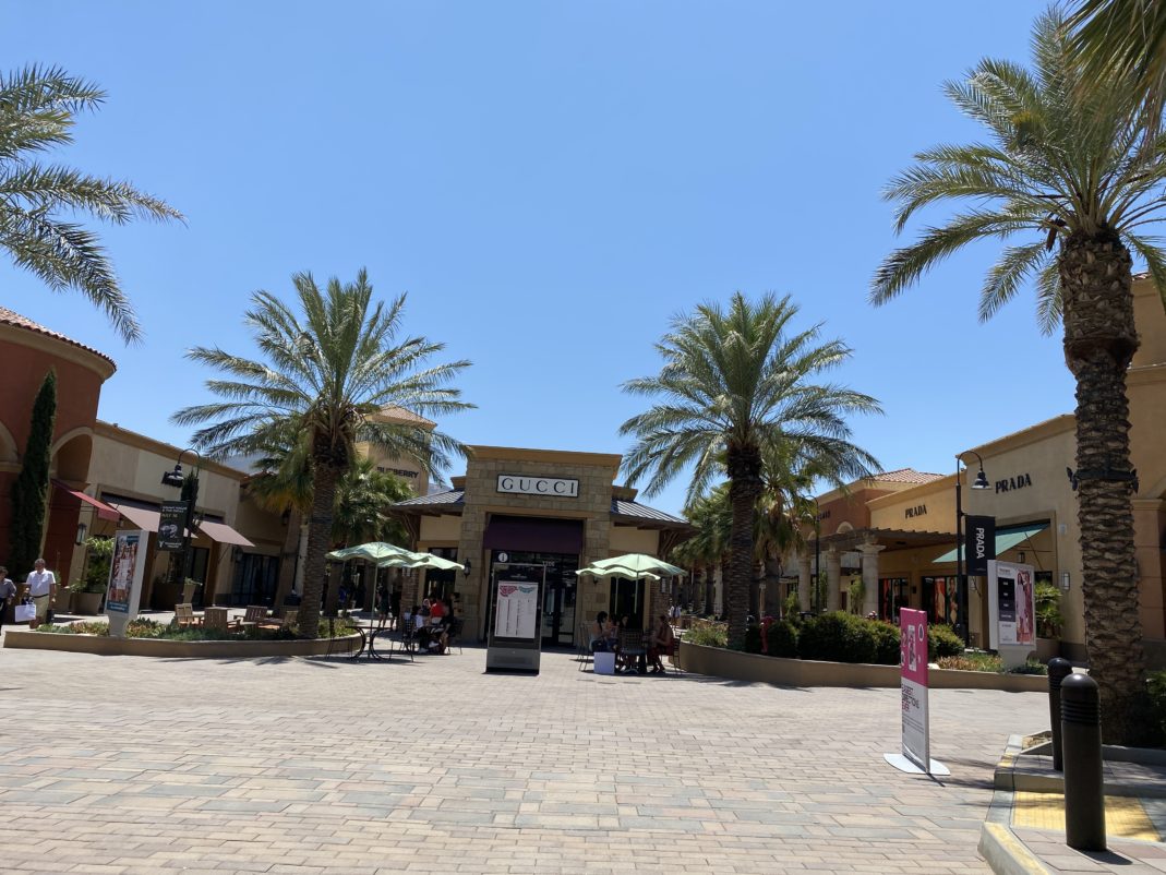 Where should I go shopping in Los Angeles, It’s “Desert Hills Premium Outlets” Where should I go shopping in Los Angeles, It’s “Desert Hills Premium Outlets”