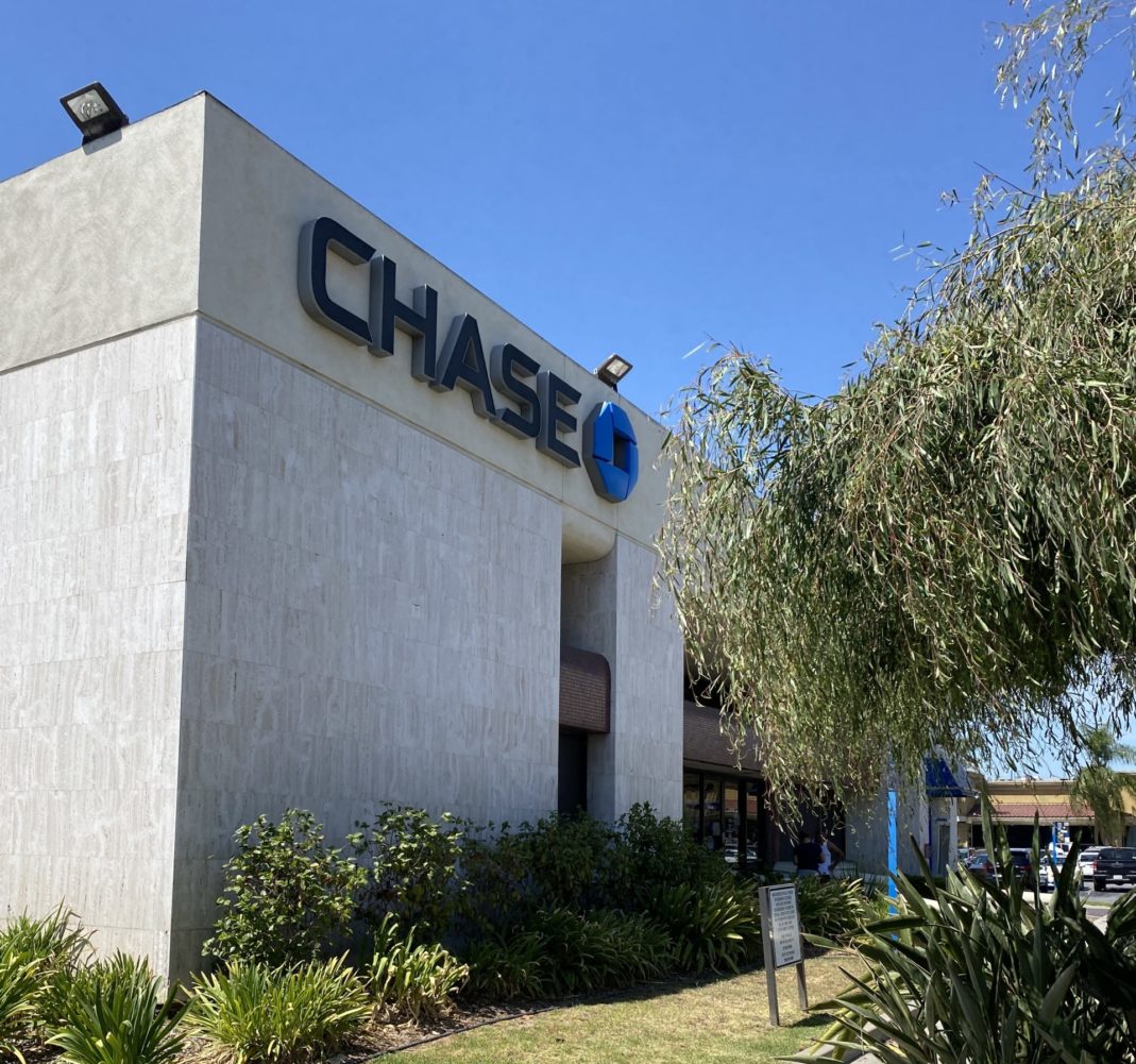 アメリカで銀行口座を開設するには クレジットカード申請の注意点