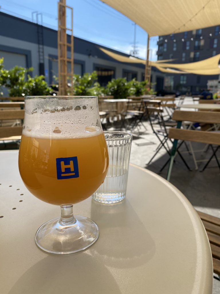 【アメリカ観光】ロサンゼルスのビール好きにお勧めのスポット Homage Brewing