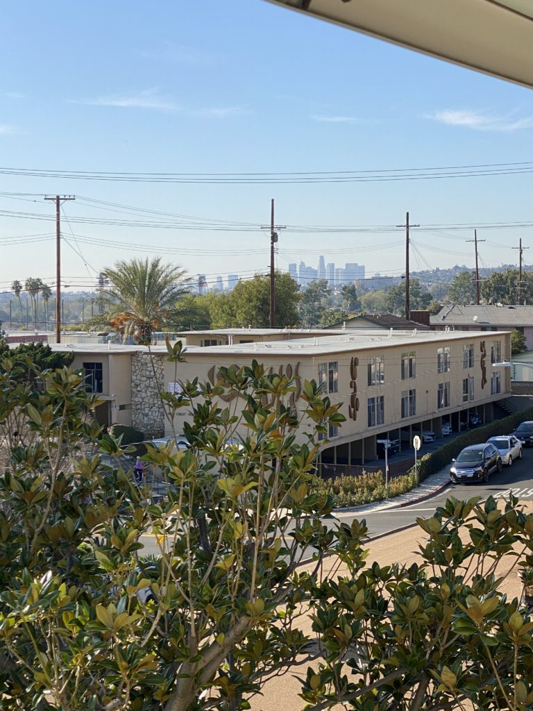 ロサンゼルスでの部屋探し体験談 ルームシェアと不動産屋で家を借りる方法